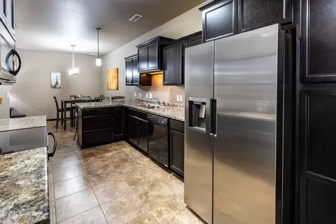 4353 Cumberland Loop, Bismarck, ND 58503 photo 8