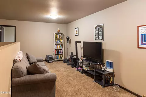 4353 Cumberland Loop, Bismarck, ND 58503 photo 12