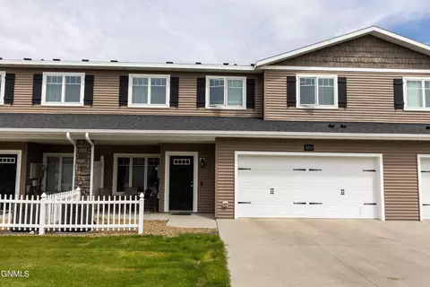 4353 Cumberland Loop, Bismarck, ND 58503 photo 1