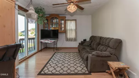421 14th St, Bismarck, ND 58504 photo 6