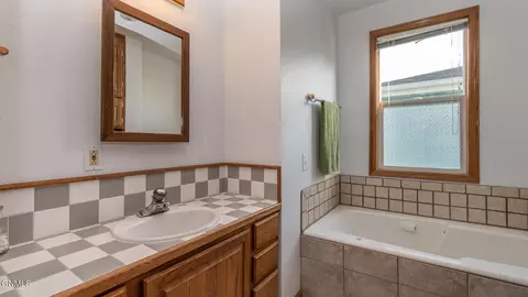 421 14th St, Bismarck, ND 58504 photo 12