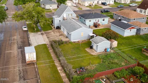 421 14th St, Bismarck, ND 58504 photo 28