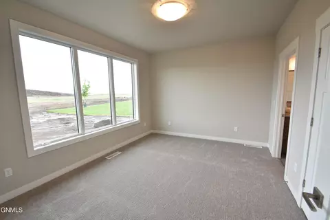 1508 Community Lp, Bismarck, ND 58503 photo 21