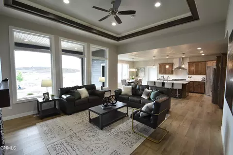 1508 Community Lp, Bismarck, ND 58503 photo 4
