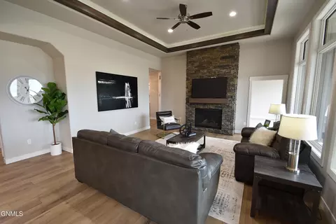 1508 Community Lp, Bismarck, ND 58503 photo 6