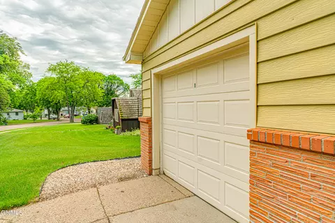 1302 Apache St, Bismarck, ND 58501 photo 42