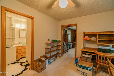 1302 Apache St, Bismarck, ND 58501 photo 10