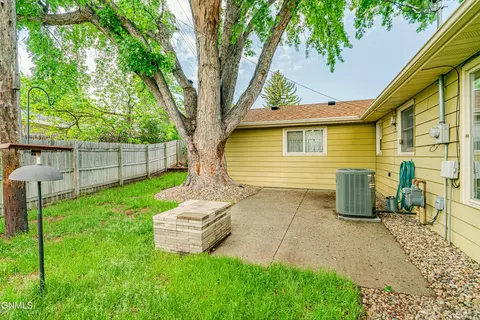 1302 Apache St, Bismarck, ND 58501 photo 43