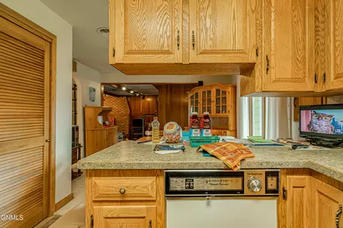 1302 Apache St, Bismarck, ND 58501 photo 27