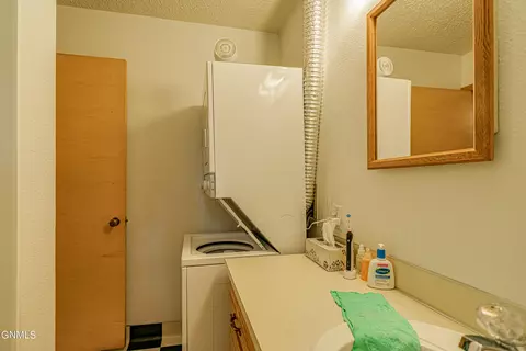 1302 Apache St, Bismarck, ND 58501 photo 12