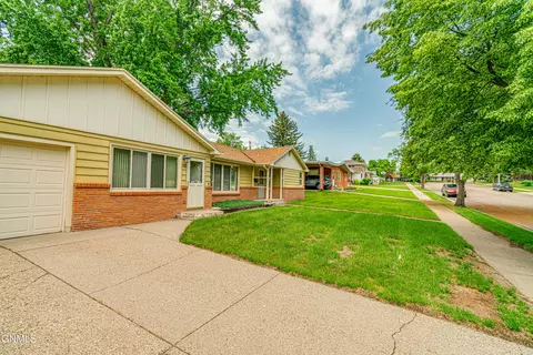 1302 Apache St, Bismarck, ND 58501 photo 40