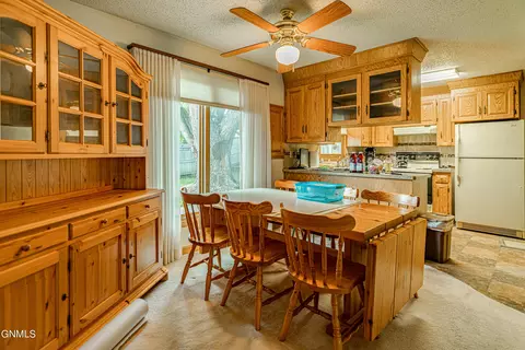 1302 Apache St, Bismarck, ND 58501 photo 22