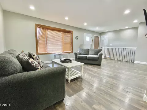 1708 E Divide Ave, Bismarck, ND 58501 photo 3