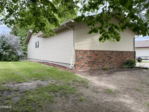 1708 E Divide Ave, Bismarck, ND 58501 photo 25