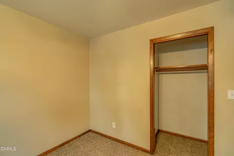 809 27th St, Bismarck, ND 58501 photo 37