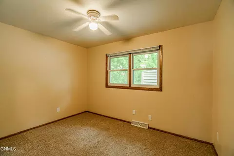 809 27th St, Bismarck, ND 58501 photo 34