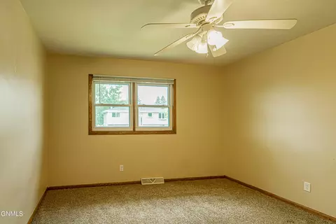 809 27th St, Bismarck, ND 58501 photo 36