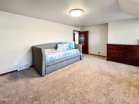 5489 Sweet Clover Ln, Williston, ND 58801 photo 59