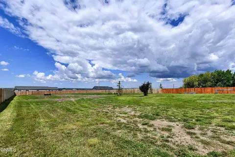 5489 Sweet Clover Ln, Williston, ND 58801 photo 18