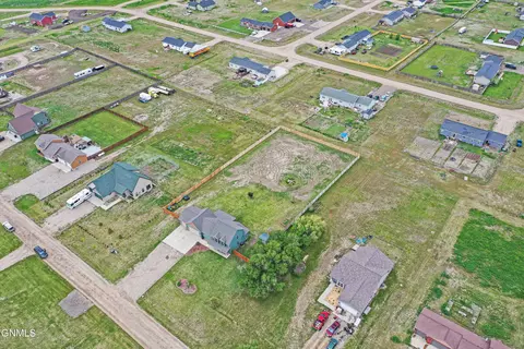 5489 Sweet Clover Ln, Williston, ND 58801 photo 6