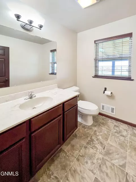 5489 Sweet Clover Ln, Williston, ND 58801 photo 43