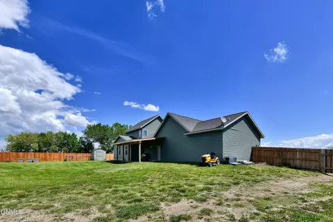 5489 Sweet Clover Ln, Williston, ND 58801 photo 19