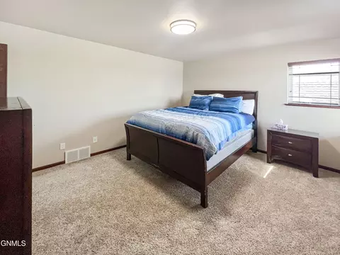5489 Sweet Clover Ln, Williston, ND 58801 photo 62