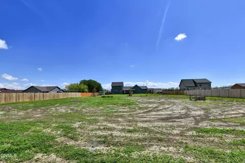 5489 Sweet Clover Ln, Williston, ND 58801 photo 16