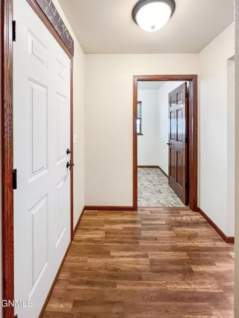 5489 Sweet Clover Ln, Williston, ND 58801 photo 47