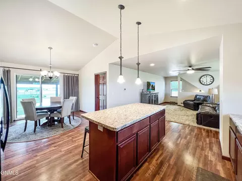 5489 Sweet Clover Ln, Williston, ND 58801 photo 38