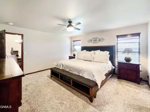 5489 Sweet Clover Ln, Williston, ND 58801 photo 50