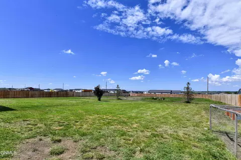 5489 Sweet Clover Ln, Williston, ND 58801 photo 17