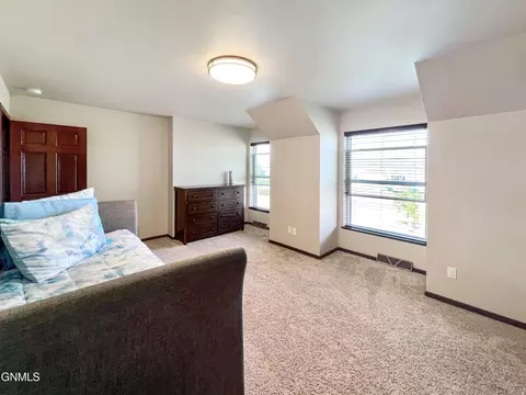 5489 Sweet Clover Ln, Williston, ND 58801 photo 60