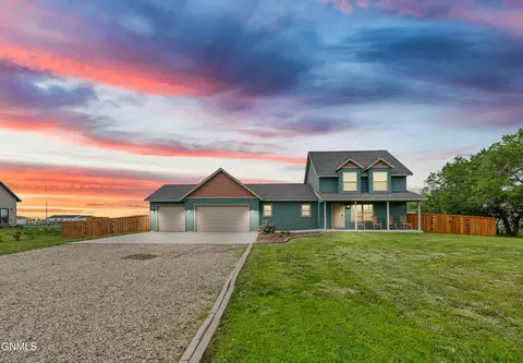 5489 Sweet Clover Ln, Williston, ND 58801 photo 1