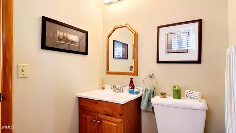 523 27th St, Bismarck, ND 58501 photo 9