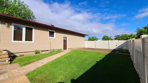 523 27th St, Bismarck, ND 58501 photo 16