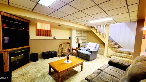 523 27th St, Bismarck, ND 58501 photo 10