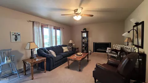 523 27th St, Bismarck, ND 58501 photo 3
