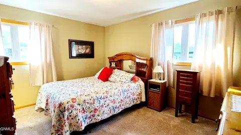 523 27th St, Bismarck, ND 58501 photo 7