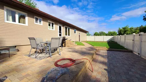 523 27th St, Bismarck, ND 58501 photo 15