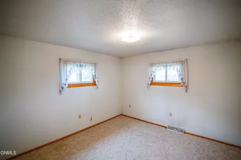 605 3rd Ave NW, Beulah, ND 58523 photo 15