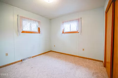 605 3rd Ave NW, Beulah, ND 58523 photo 17