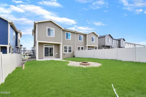 2706 29th St W, Williston, ND 58801 photo 4
