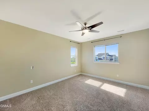 2706 29th St W, Williston, ND 58801 photo 21