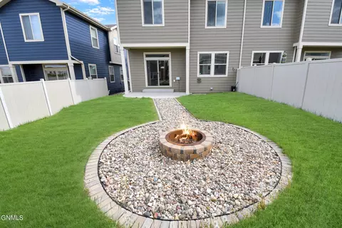 2706 29th St W, Williston, ND 58801 photo 5