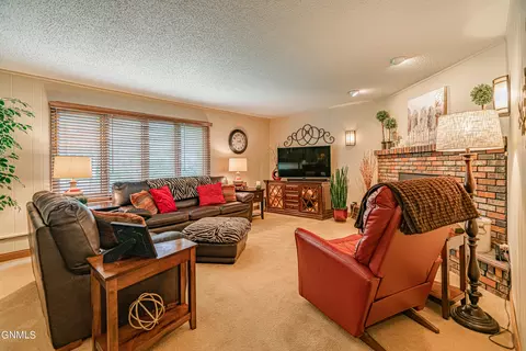 314 Saturn Dr, Bismarck, ND 58503 photo 38