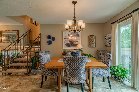 314 Saturn Dr, Bismarck, ND 58503 photo 4