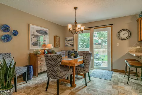 314 Saturn Dr, Bismarck, ND 58503 photo 5