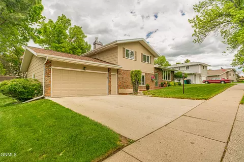 314 Saturn Dr, Bismarck, ND 58503 photo 51