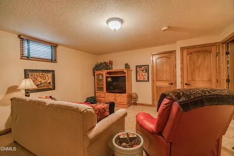 314 Saturn Dr, Bismarck, ND 58503 photo 47